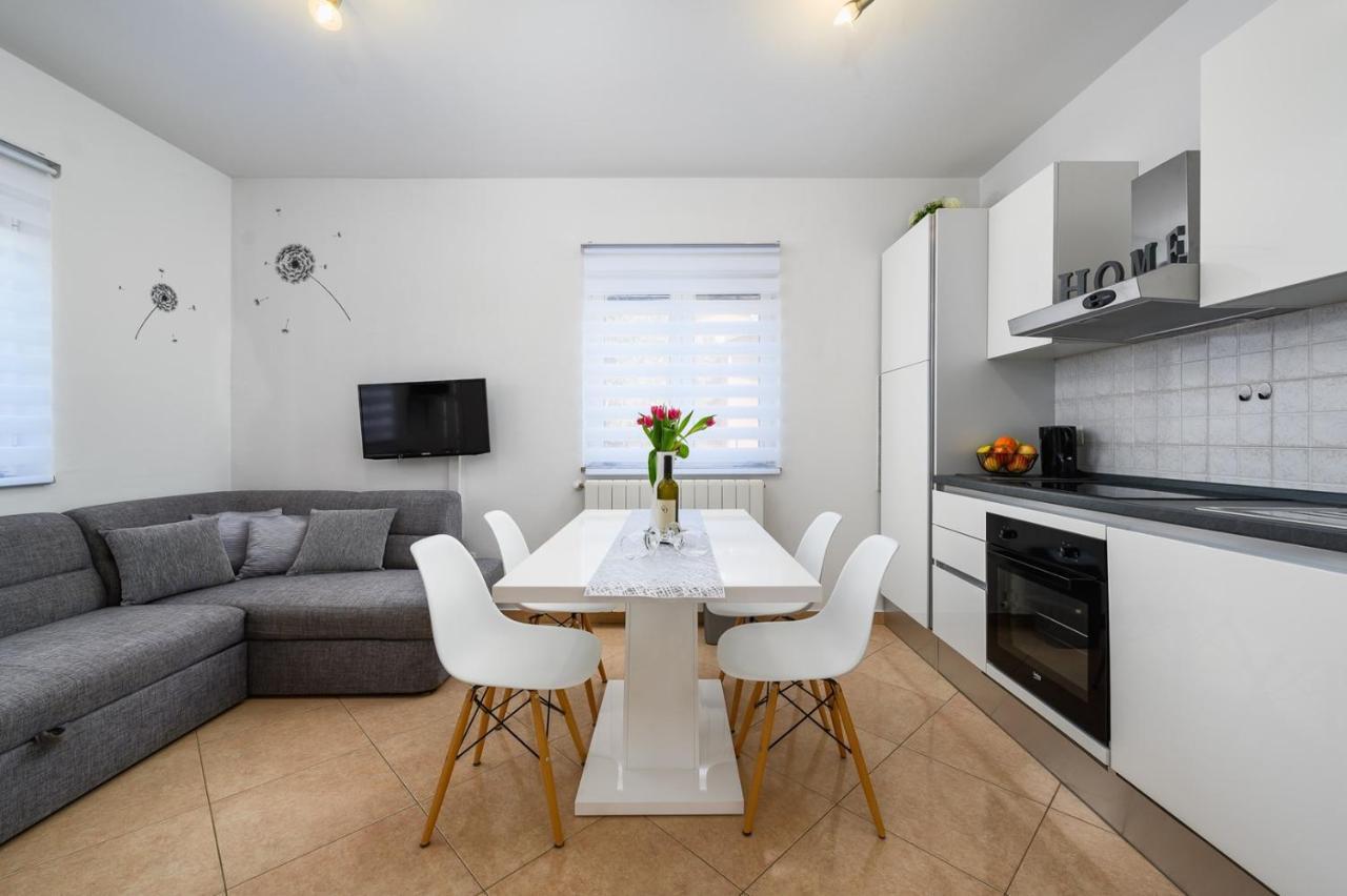Bozica House With Apartments Murine 외부 사진