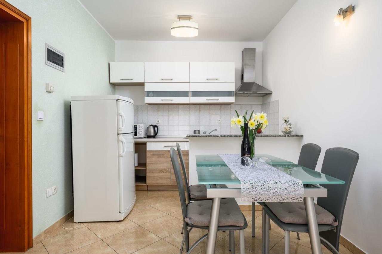 Bozica House With Apartments Murine 외부 사진