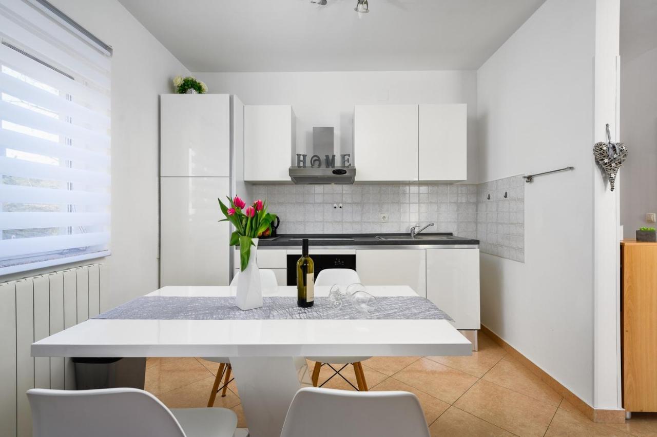 Bozica House With Apartments Murine 외부 사진